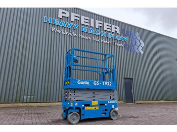 Scissor lift GENIE