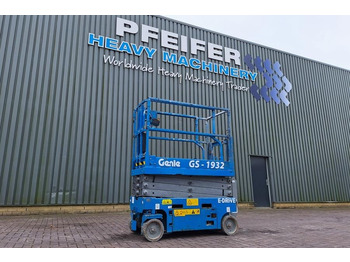 Scissor lift GENIE
