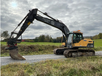 Excavator VOLVO EC220DL