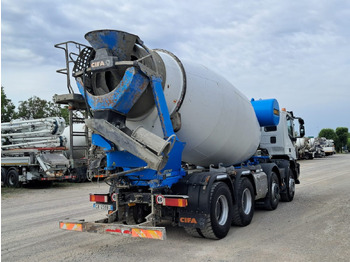Concrete mixer truck IVECO TRAKKER 500 CIFA RY1300: picture 2