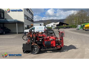 Asphalt distributor