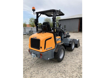 Compact loader GiANT G2500HD Med skovl og pallegaffel: picture 3