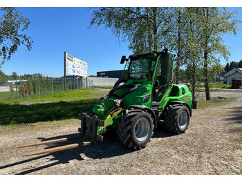 Skid steer loader Avant 860 i: picture 1