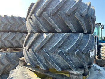 Tire JOHN DEERE