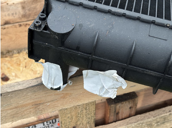 Radiator for Agricultural machinery CLAAS Ranger 920 925 928 964 970 975 Chłodnica Wody NOWA 00 0314 150 0 0314150: picture 4 Radiator for Agricultural machinery CLAAS Ranger 920 925 928 964 970 975 Chłodnica Wody NOWA 00 0314 150 0 0314150: picture 4