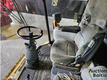 Combine harvester for transportation of food New Holland CR 9080: picture 5