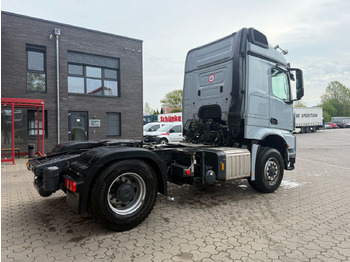 Tractor unit Mercedes-Benz Arocs 1848 4x4 HAD Allrad mit Hydraulik LOF: picture 4