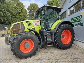 Farm tractor CLAAS Axion 830
