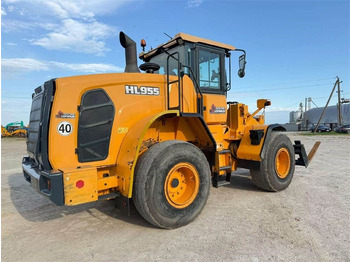Wheel loader Hyundai HL 955: picture 3