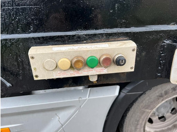 Low loader semi-trailer Langendorf Tiefbett mit Rampen Hydraulisch Langendorf Tiefbett mit Rampen Hydraulisch: picture 5 Low loader semi-trailer Langendorf Tiefbett mit Rampen Hydraulisch Langendorf Tiefbett mit Rampen Hydraulisch: picture 5