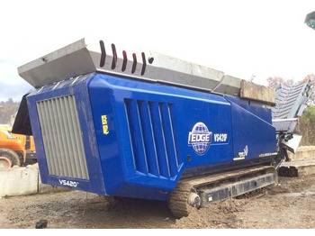 Industrial waste shredder