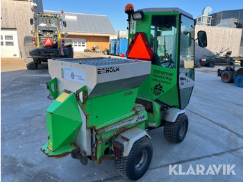 Municipal tractor Redskabsbærer Egholm 2100 med saltspreder: picture 3