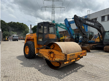 Compactor Bomag BW 213D-2 Walzenzug: picture 3