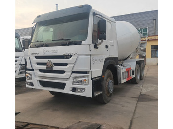 Concrete mixer truck SINOTRUK HOWO