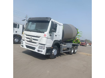 Concrete mixer truck SINOTRUK HOWO