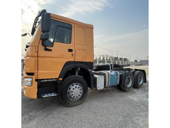 Tractor unit SINOTRUK HOWO