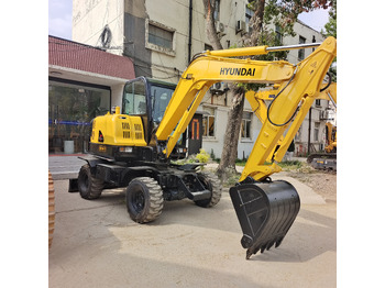 Wheel excavator HYUNDAI