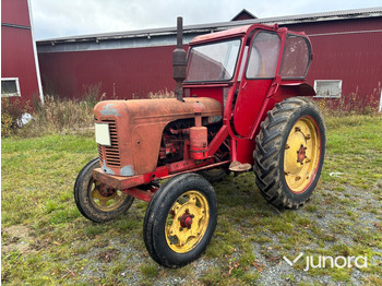 Farm tractor DAVID BROWN