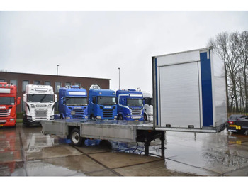 Closed box semi-trailer