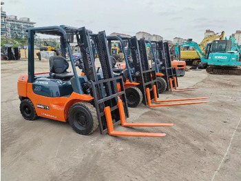 Diesel forklift Toyota 3 ton Forklift FD30 with Free Lift, Side Shifter, Clamp: picture 3