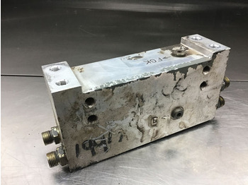 Engine and parts Liebherr Filter Bracket: picture 4