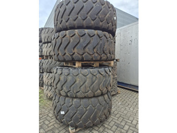 Tire LIEBHERR