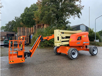Articulated boom JLG
