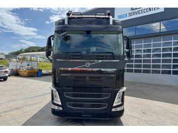 Curtainsider truck Volvo FH-540 6x2: picture 2