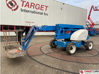 Articulated boom NIFTYLIFT