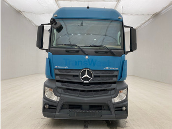Tractor unit Mercedes-Benz Actros 1942: picture 2