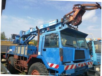 Crane truck, Mobile crane Renault tarière PPM: picture 1