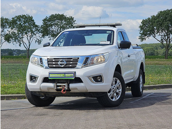 Pickup truck NISSAN Navara