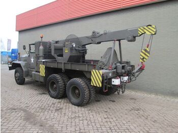 Crane truck International wrecker: picture 2