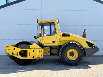 Roller BOMAG BW213DH-4