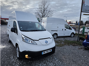 Small van NISSAN e-NV200