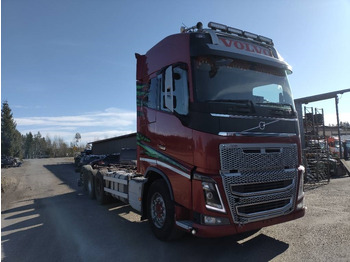 Cab chassis truck Volvo FH750 8x4 alusta: picture 2