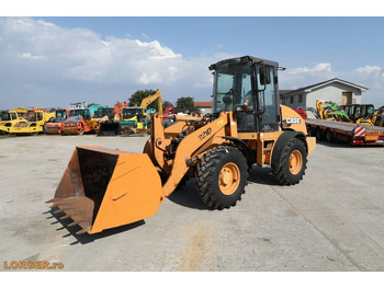 Wheel loader CASE