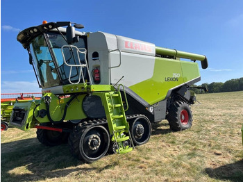 Combine harvester CLAAS