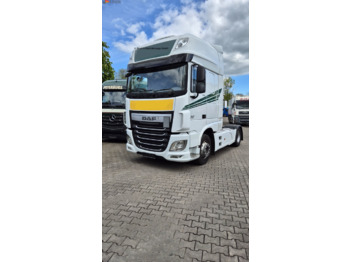Tractor unit DAF XF 460