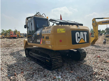 Crawler excavator CATERPILLAR 320D2
