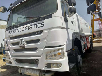 Tank truck SINOTRUK HOWO