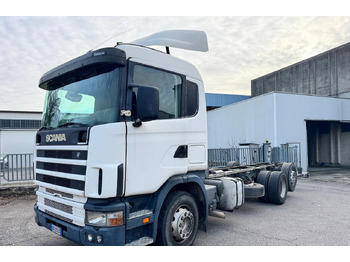 Cab chassis truck SCANIA R124