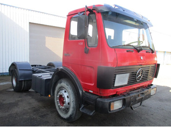 Cab chassis truck Mercedes-Benz 1630 , V8 , Bi-Turbo , Manual , Spring suspension: picture 4