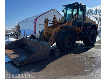 Wheel loader CASE
