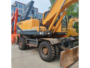 Wheel excavator HYUNDAI