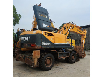 Wheel excavator HYUNDAI