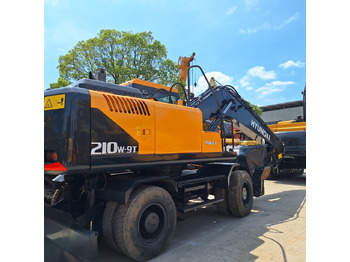 Wheel excavator HYUNDAI