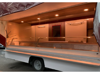 Vending trailer