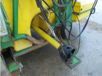 Tractor mounted sprayer John Deere 510: picture 5