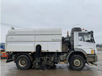 Road sweeper Mercedes-Benz Axor 1829: picture 3